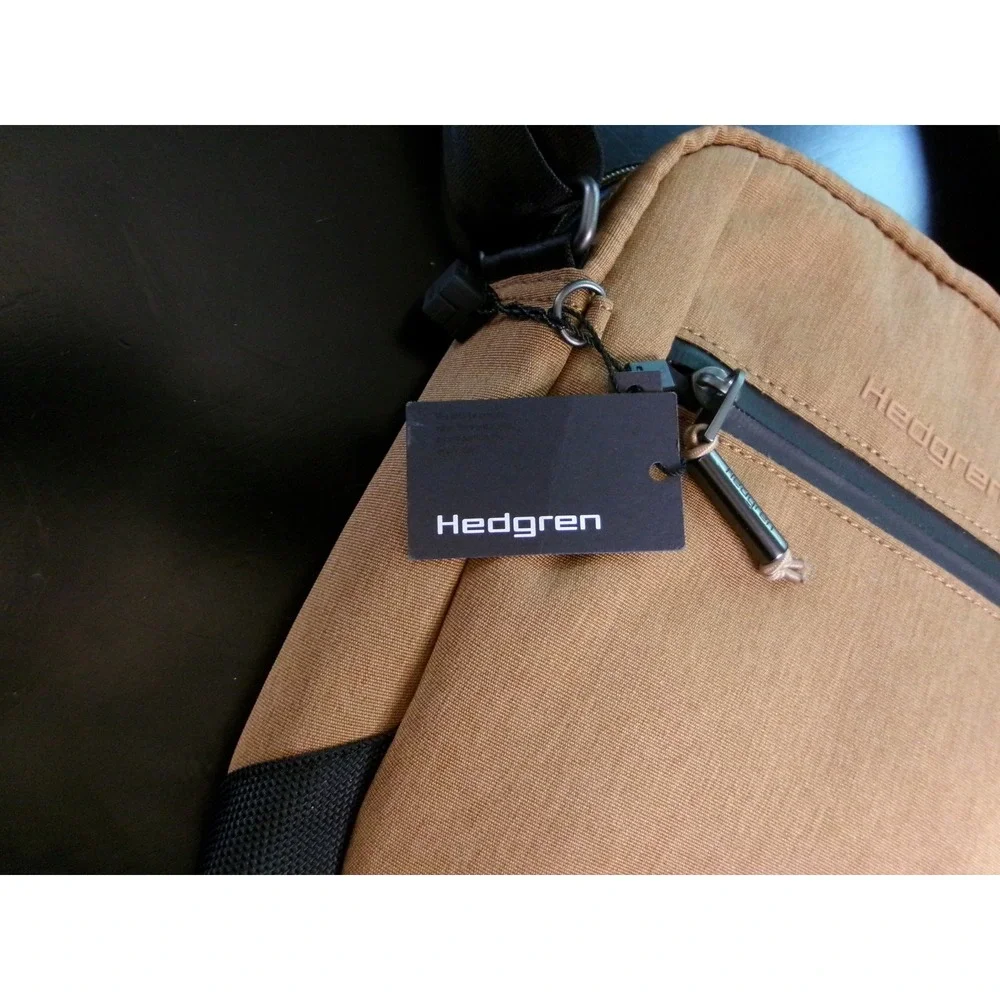 Hedgren Mens Crossbody Shoulder Bag Tan Black Adjustable Strap NWT‎